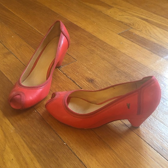 Frye Red Ada Pump - 6.5 - Picture 2 of 11